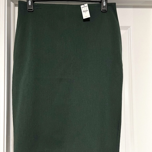Express Green Skirt. SZ 14. NWT - Picture 1 of 3
